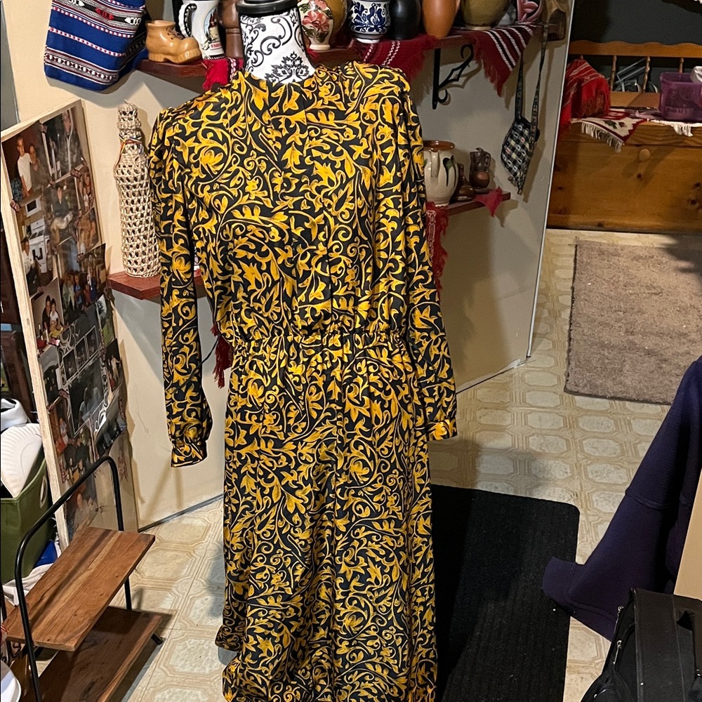 Elegant Yellow and Black Patterned Dress